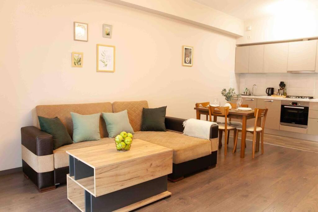 Gg Home - Cozy 1 Bedroom Apartment On Kazbegi Avenue 15 트빌리시 외부 사진