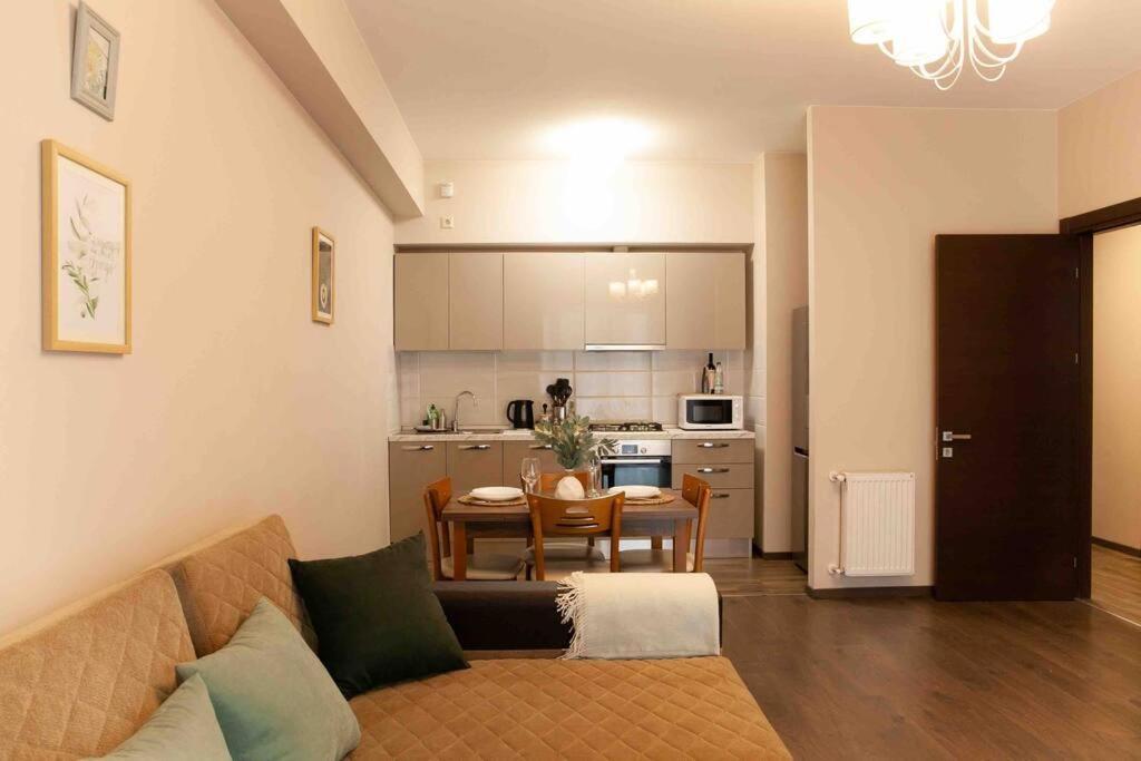 Gg Home - Cozy 1 Bedroom Apartment On Kazbegi Avenue 15 트빌리시 외부 사진